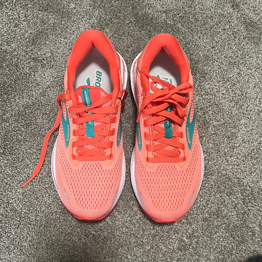Brooks Adrenaline 22 Womens Size 7